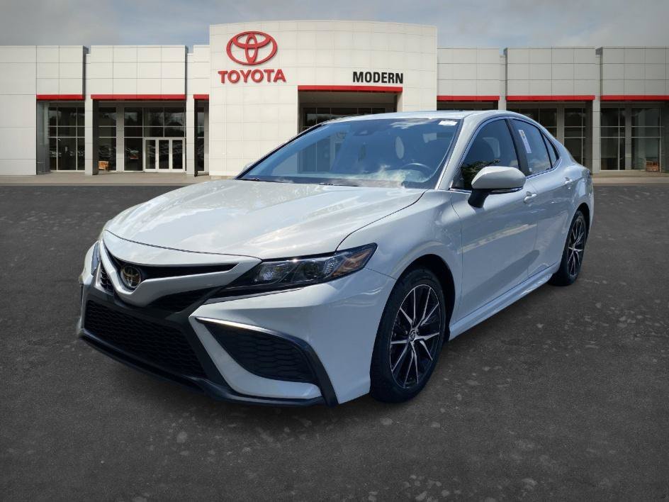 Used 2024 Ice Toyota SE image 1