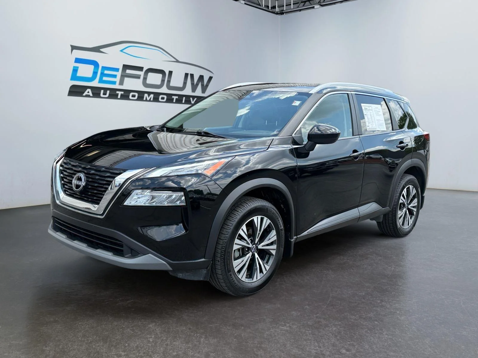 Used 2023 Super Black Nissan SV image 7