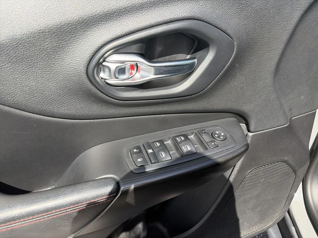Used 2019 Gray Jeep Trailhawk image 20