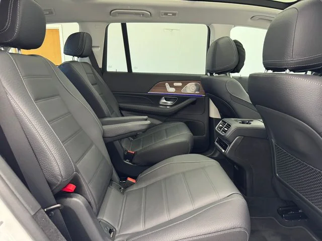 New 2026 MANUFAKTUR Moonlight White Metallic Mercedes-Benz GLS 450 image 20