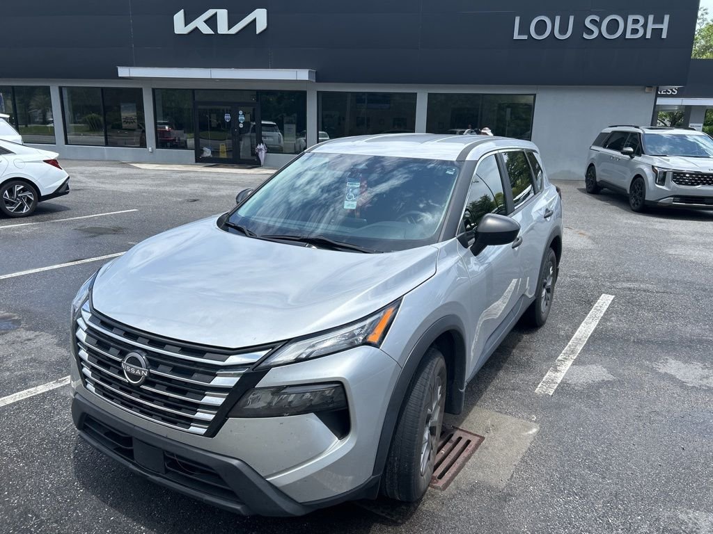 2024 Nissan Rogue S FWD's photo