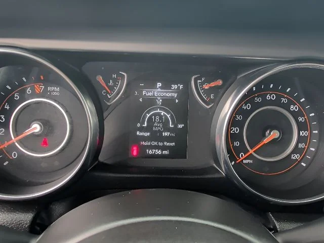 Used 2022 Gray Jeep Unlimited Sport image 16