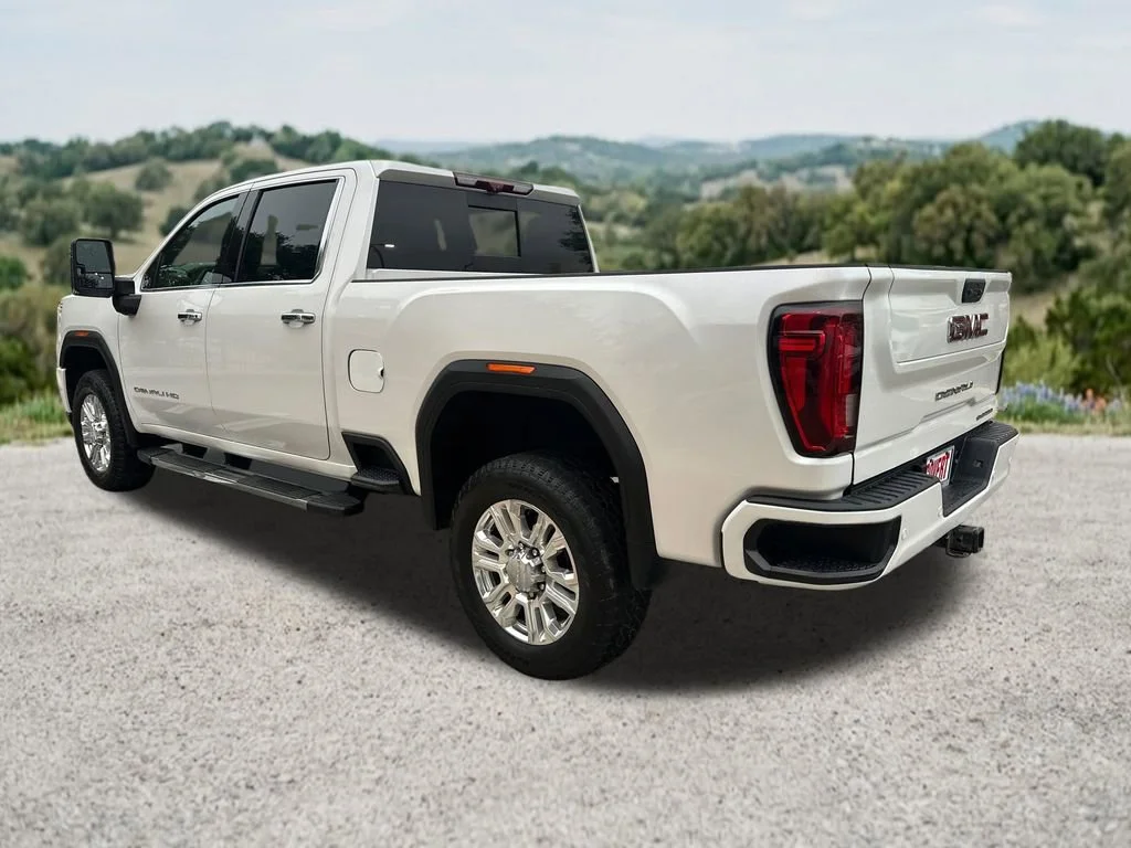 Used 2023 White Frost Tricoat GMC Denali image 7