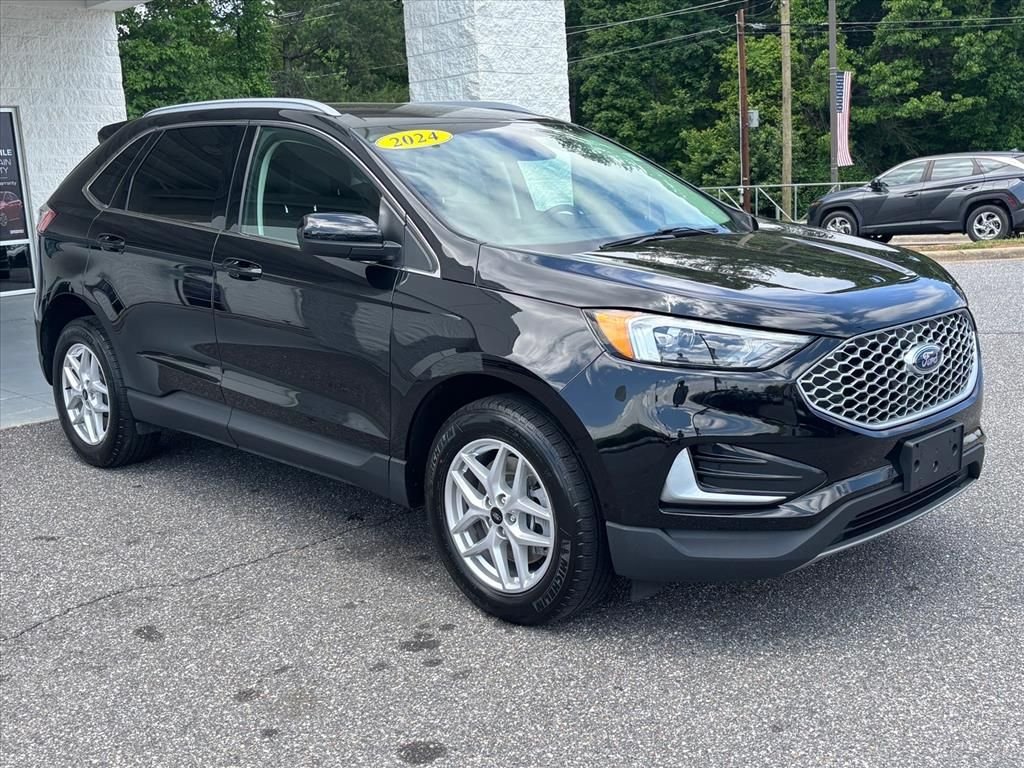 Used 2024 Black Metallic Ford SEL image 20