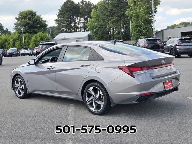 Used 2023 Silver Hyundai SEL image 3