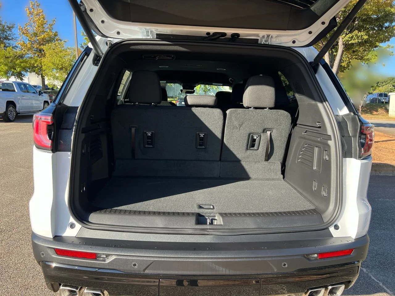 New 2026 Summit White GMC Elevation image 21