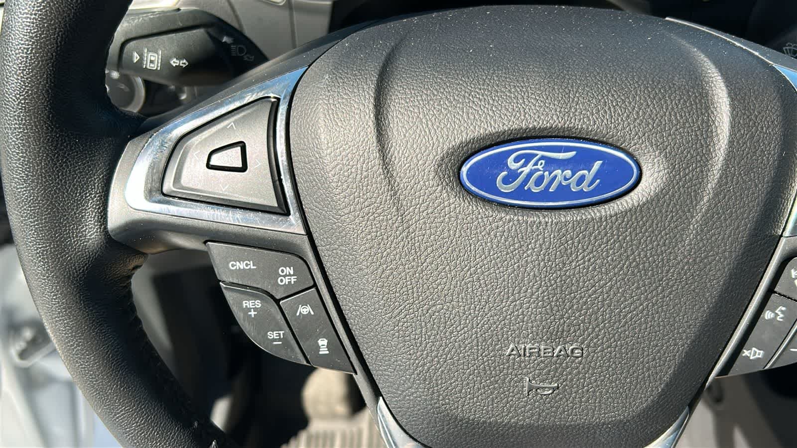 Used 2021 Oxford White Ford SEL image 18