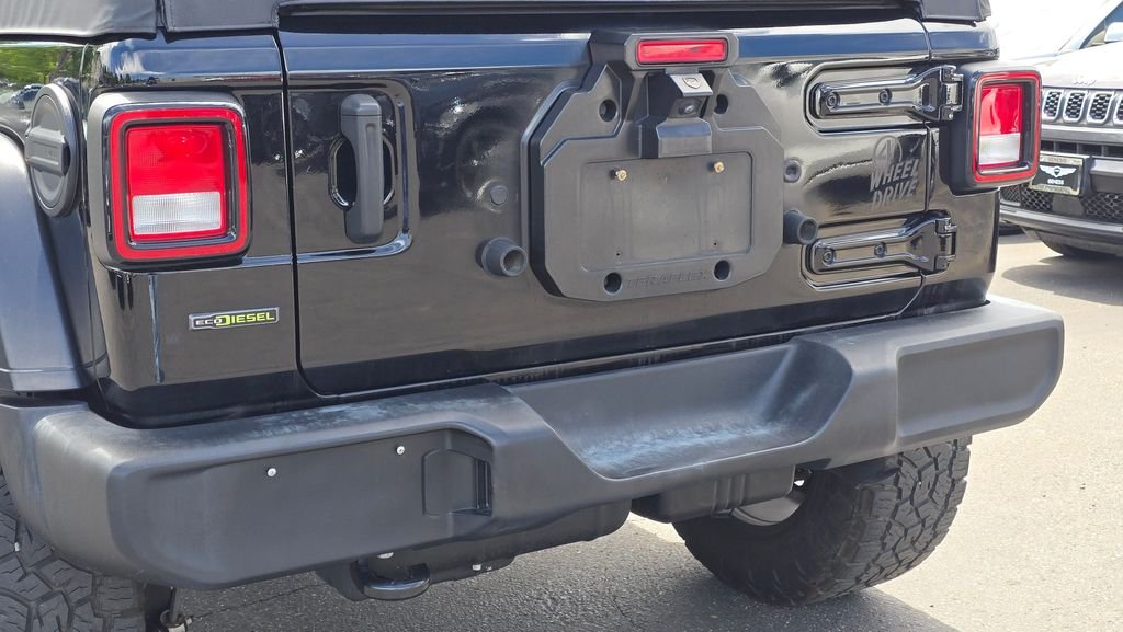 Used 2022 Black Clearcoat Jeep Unlimited Willys image 13