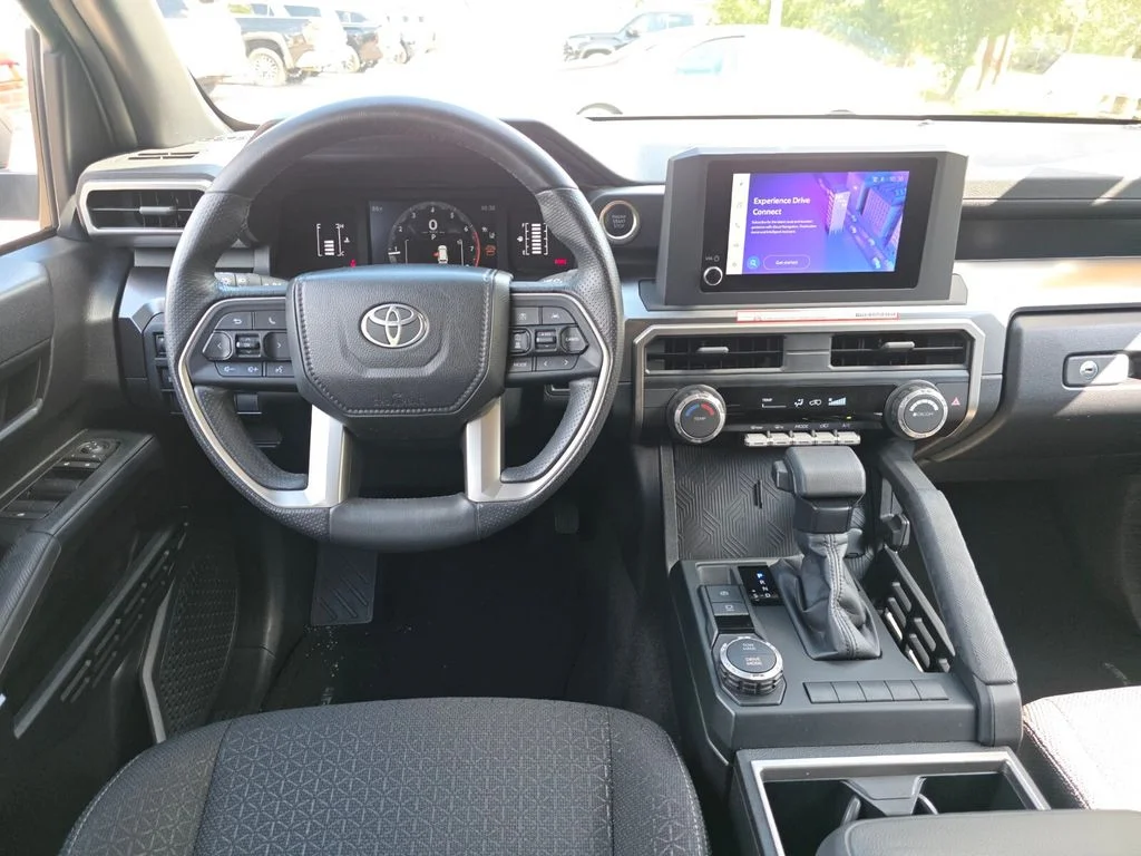Used 2025  Toyota SR5 image 7