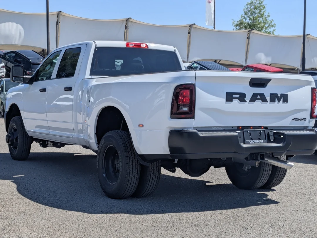 New 2026 White RAM Tradesman - - 4x4 - 6.4L HEMI V8 - Uconnect 5 w/ 8.4 Screen - Apple CarPlay & More! image 6
