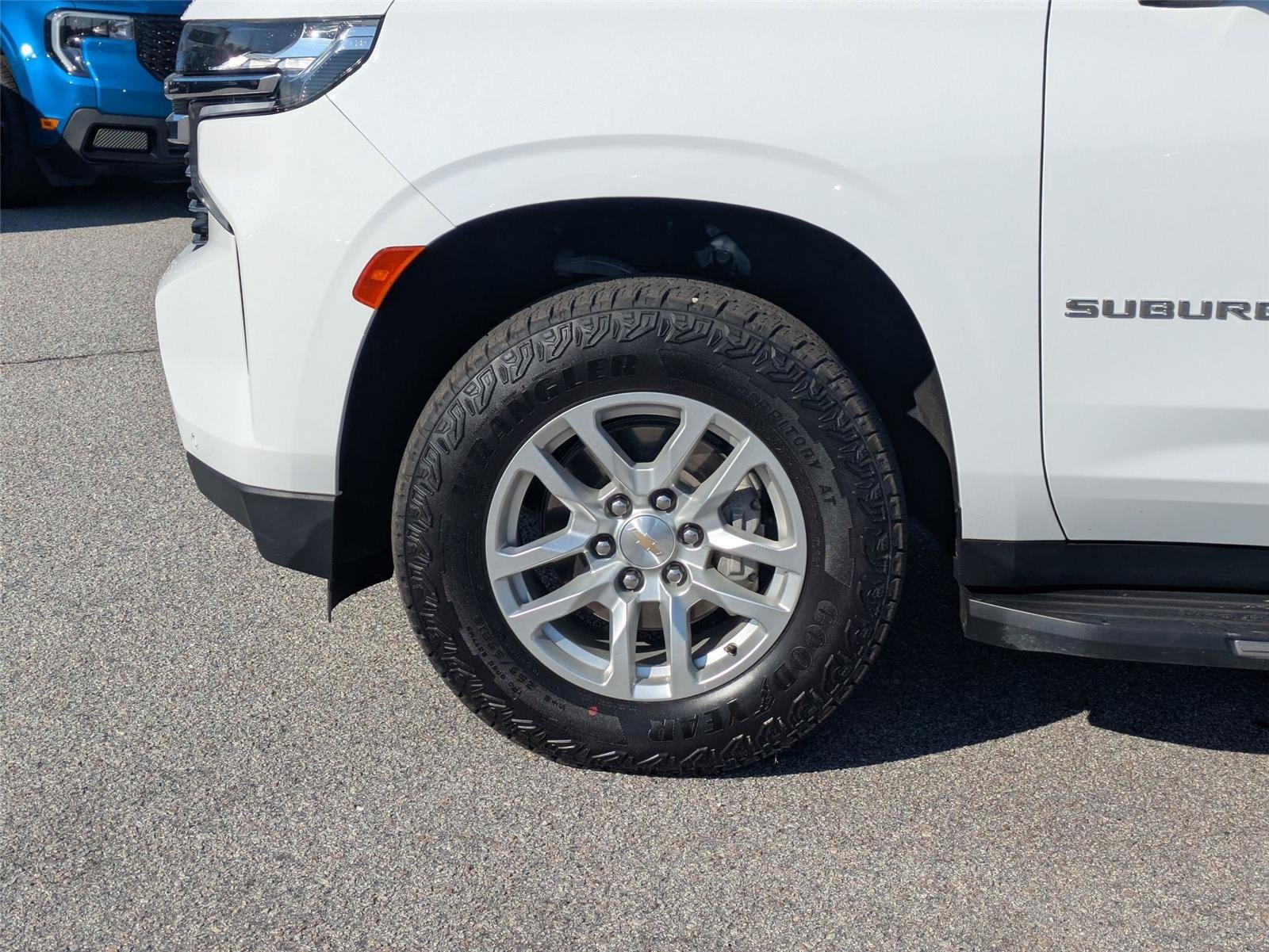 Used 2024 Summit White Chevrolet LT image 10