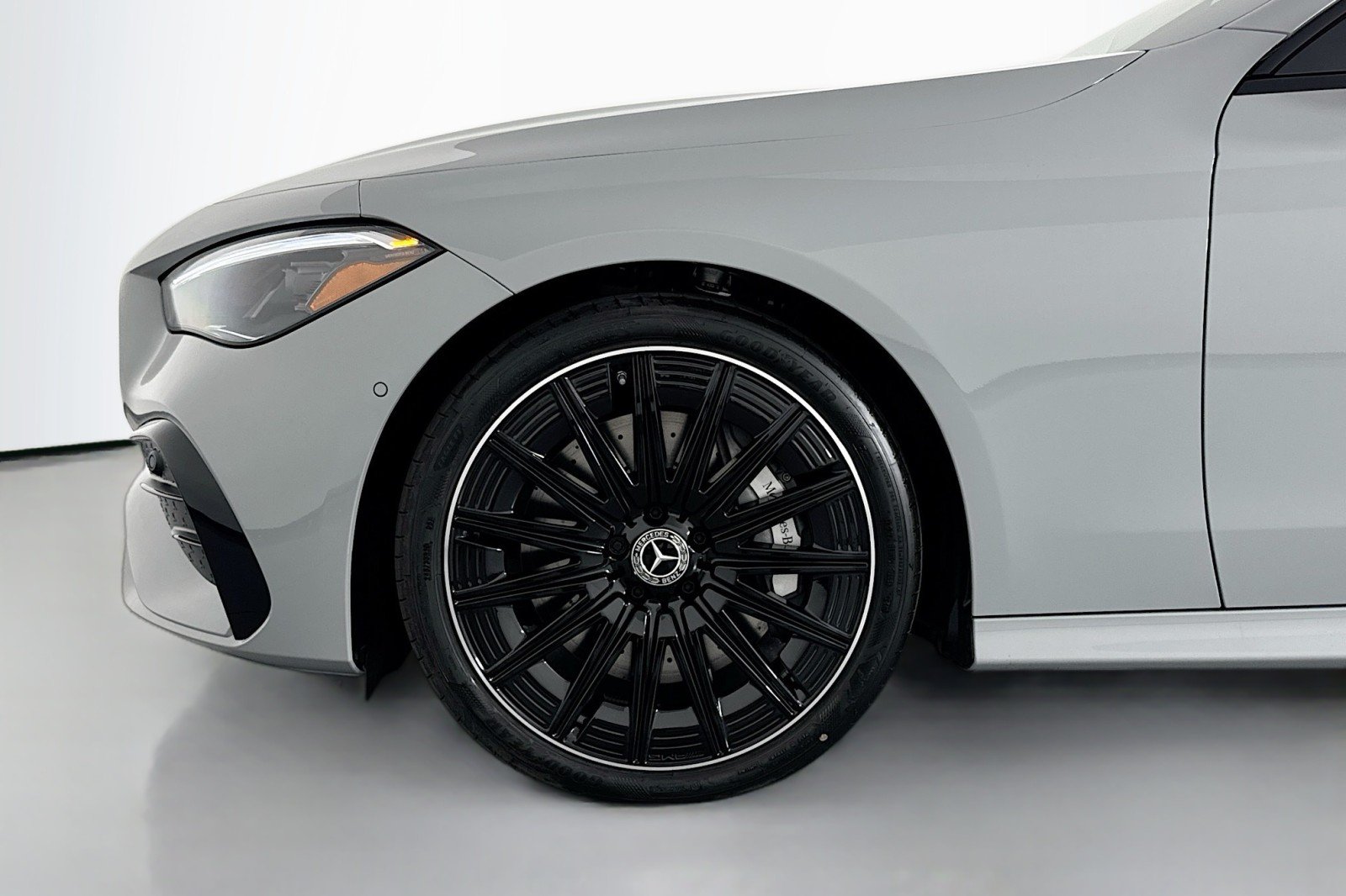 New 2026 MANUFAKTUR Alpine Grey Metallic Mercedes-Benz CLE 450 4MATIC® Coupe image 9