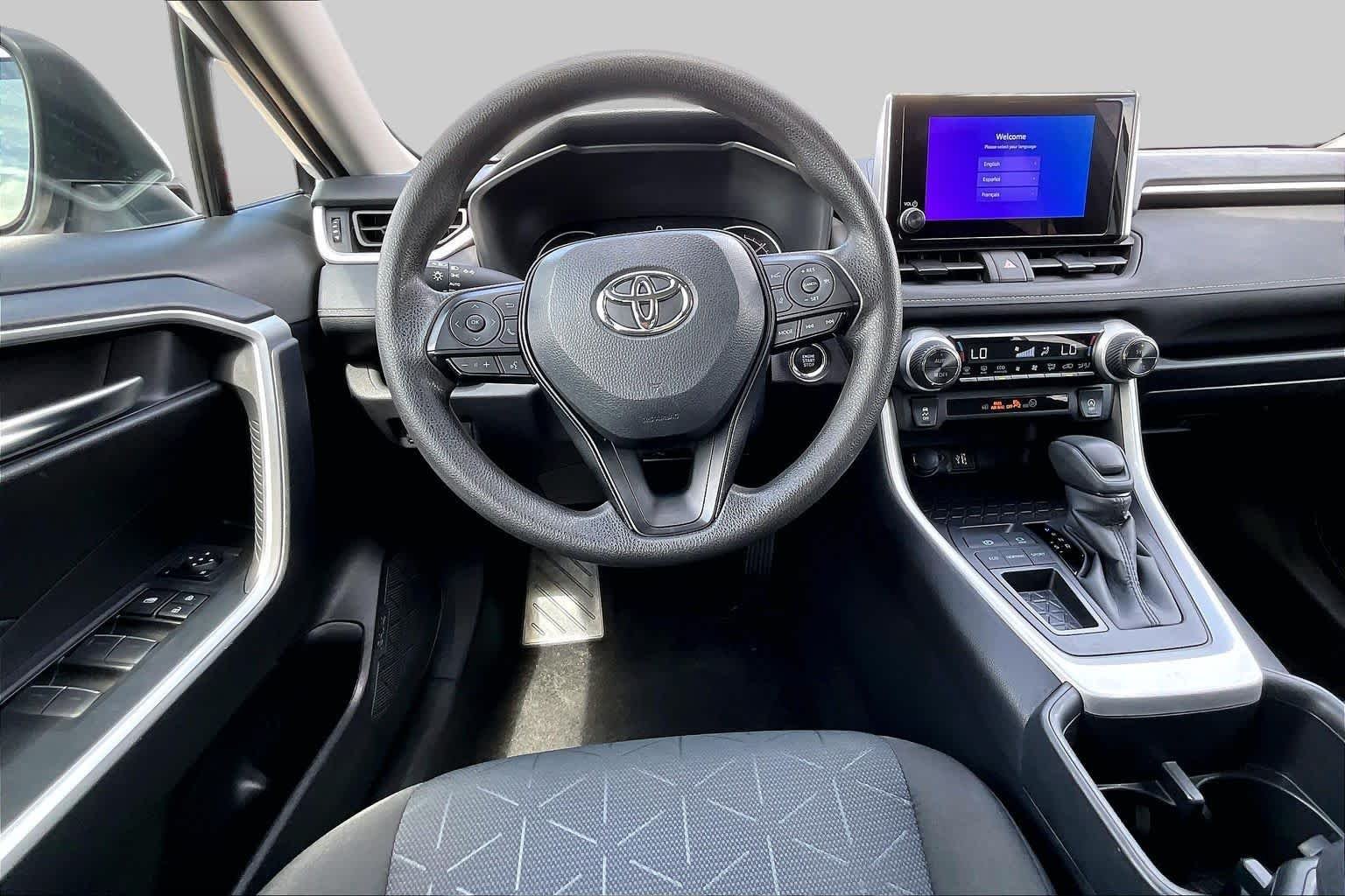 Used 2025 Ice Cap Toyota XLE image 6