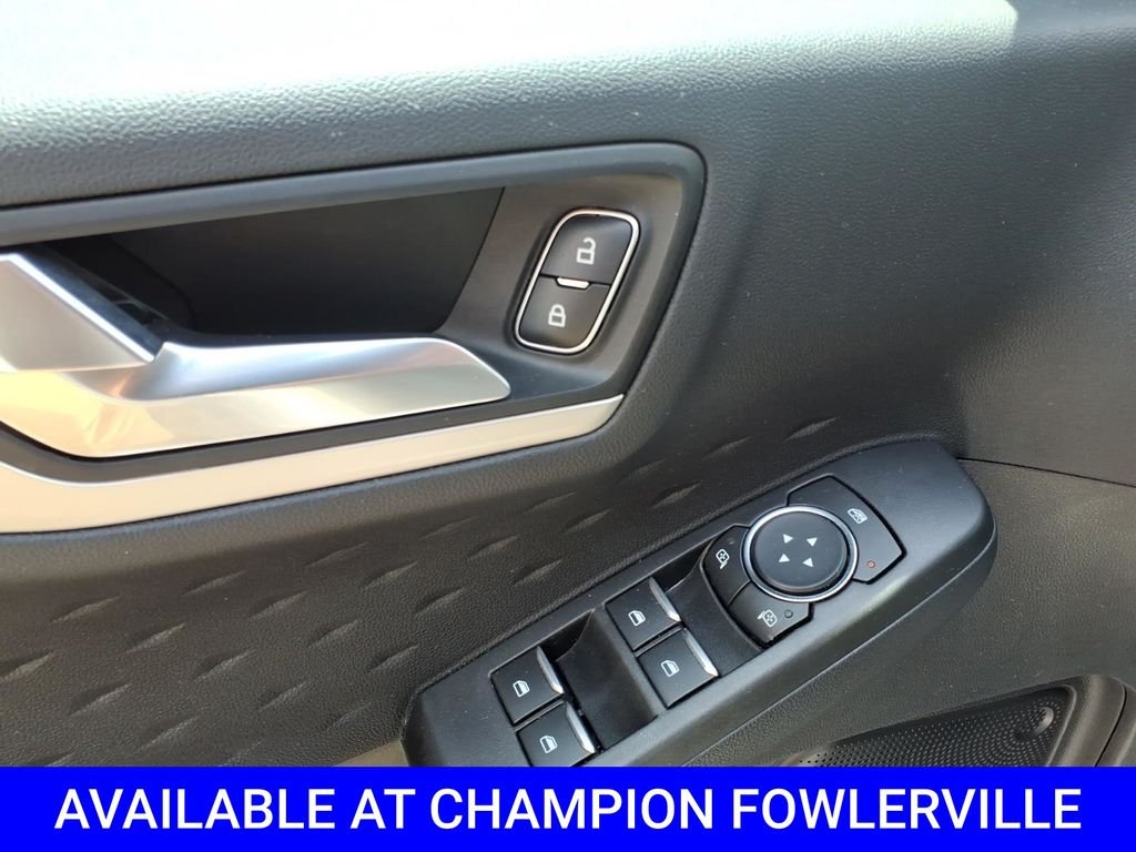 Used 2020 Silver Ford SE image 15