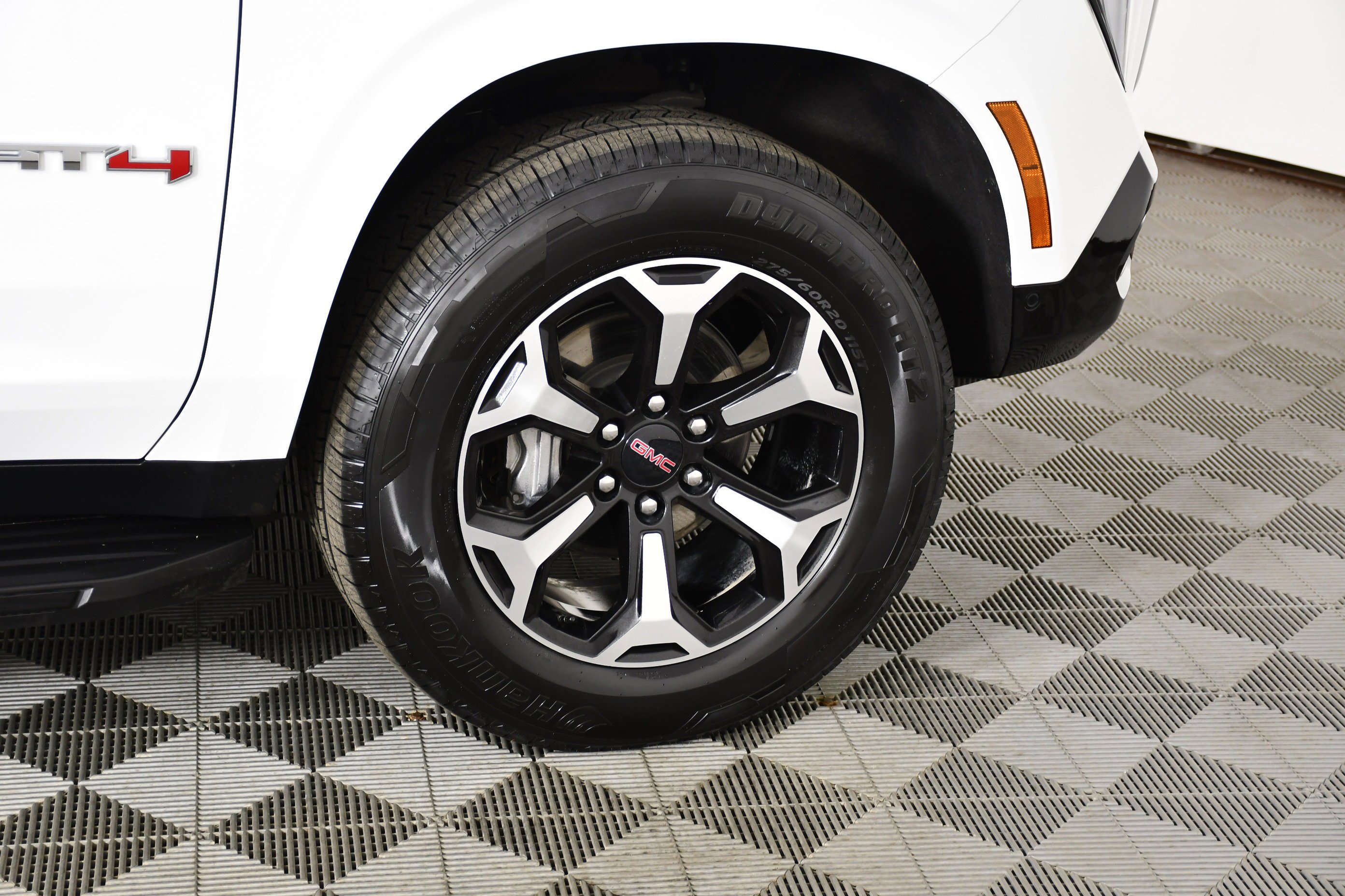 Used 2025 Summit White GMC AT4 image 58