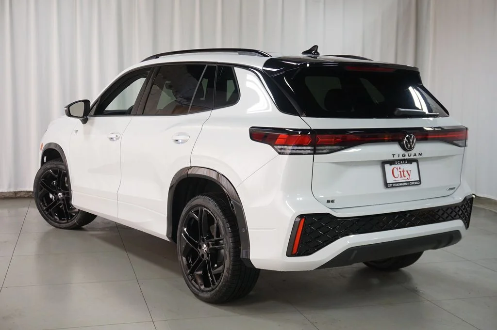 New 2026 White Volkswagen 2.0T SE R-Line Black image 7
