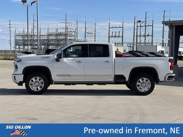 Used 2025 Iridescent Pearl Tricoat Chevrolet High Country image 20