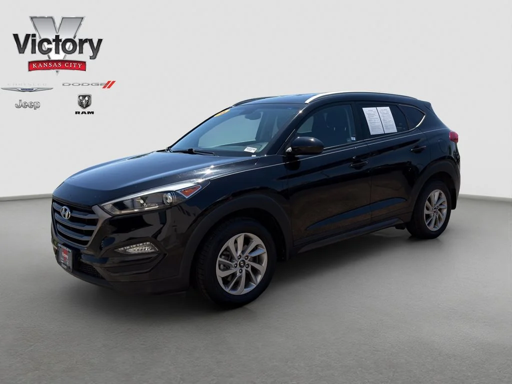 Used 2016 Hyundai Tucson SE with VIN KM8J33A49GU113555 for sale in Kansas City