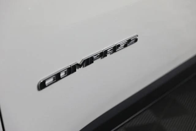 Used 2019 White Jeep Limited image 32