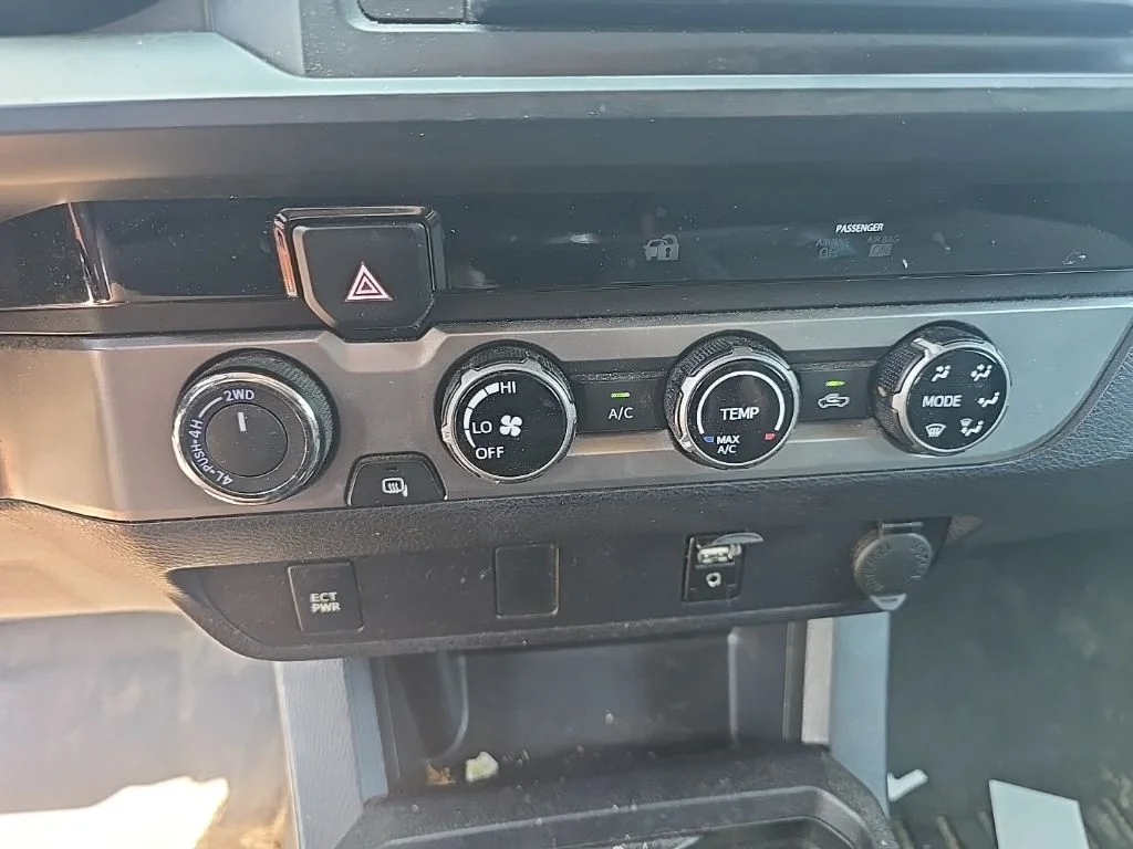Used 2016 Red Toyota SR image 18