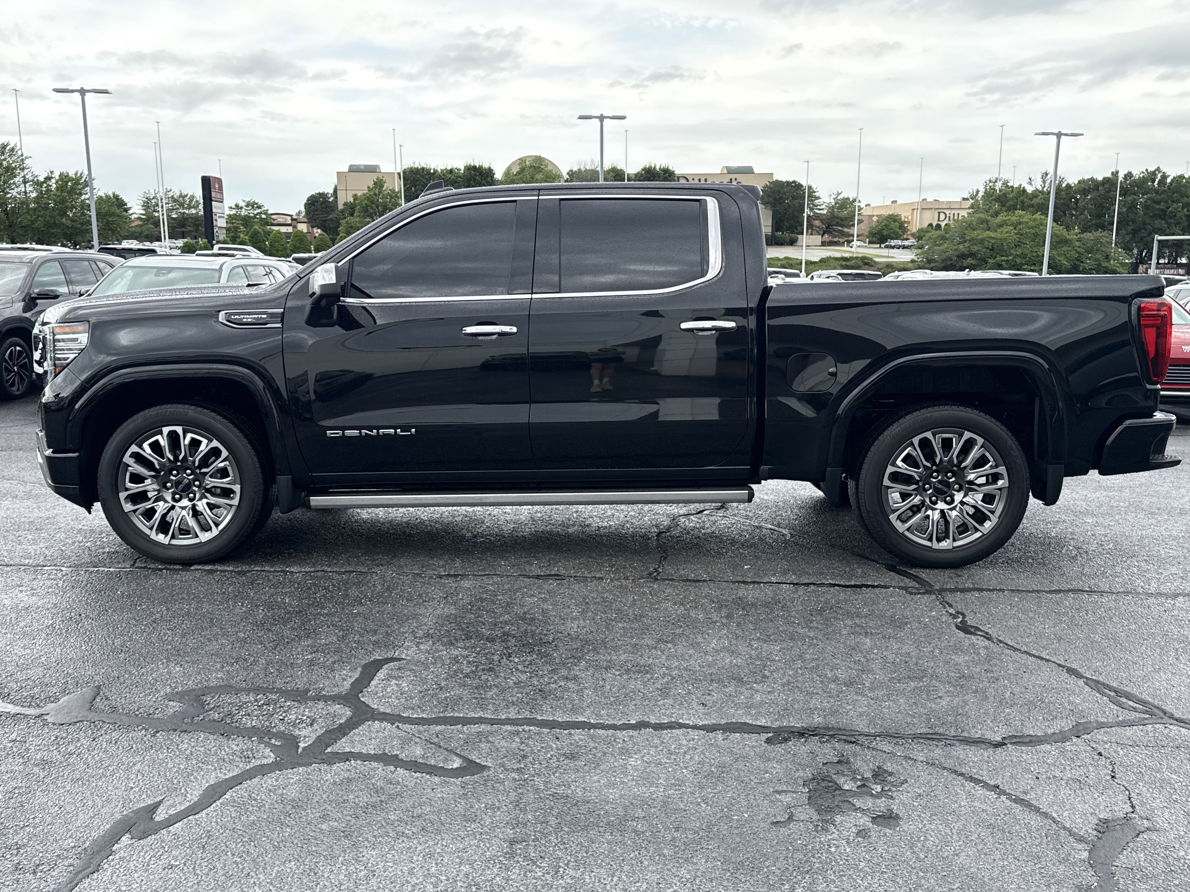Used 2026 Onyx Black GMC Denali Ultimate image 11