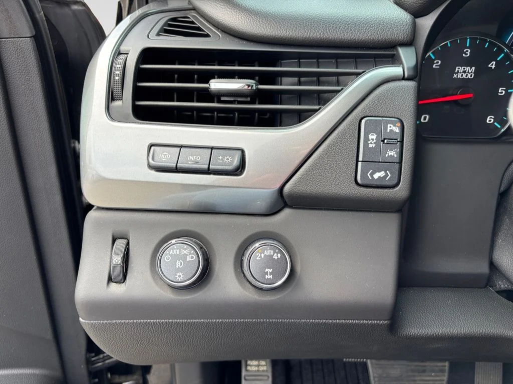 Used 2019 Black Chevrolet Premier image 28