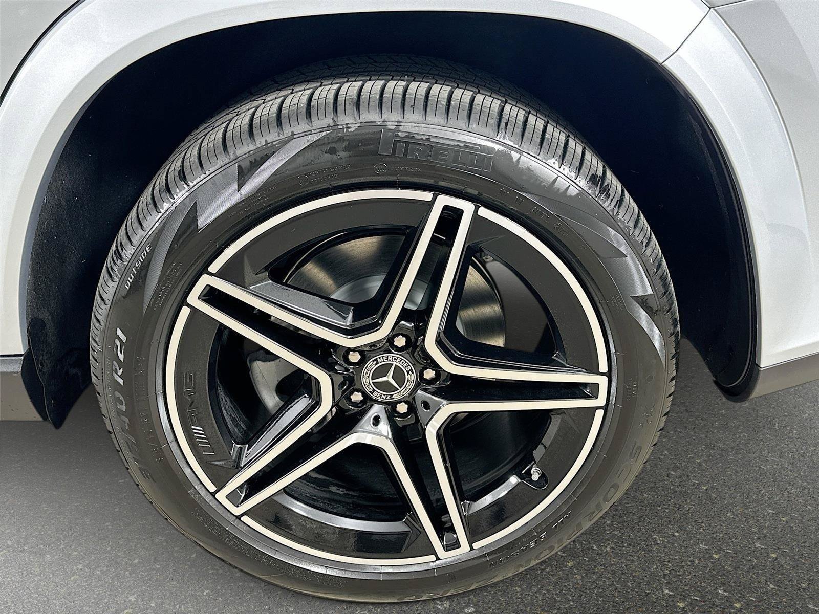 Used 2026  Mercedes-Benz GLS 450 image 41