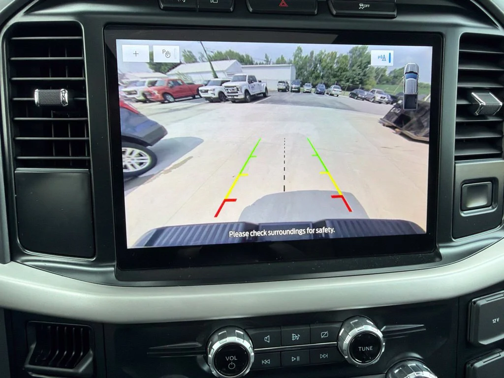Used 2023 Agate Black Metallic Ford XLT image 17