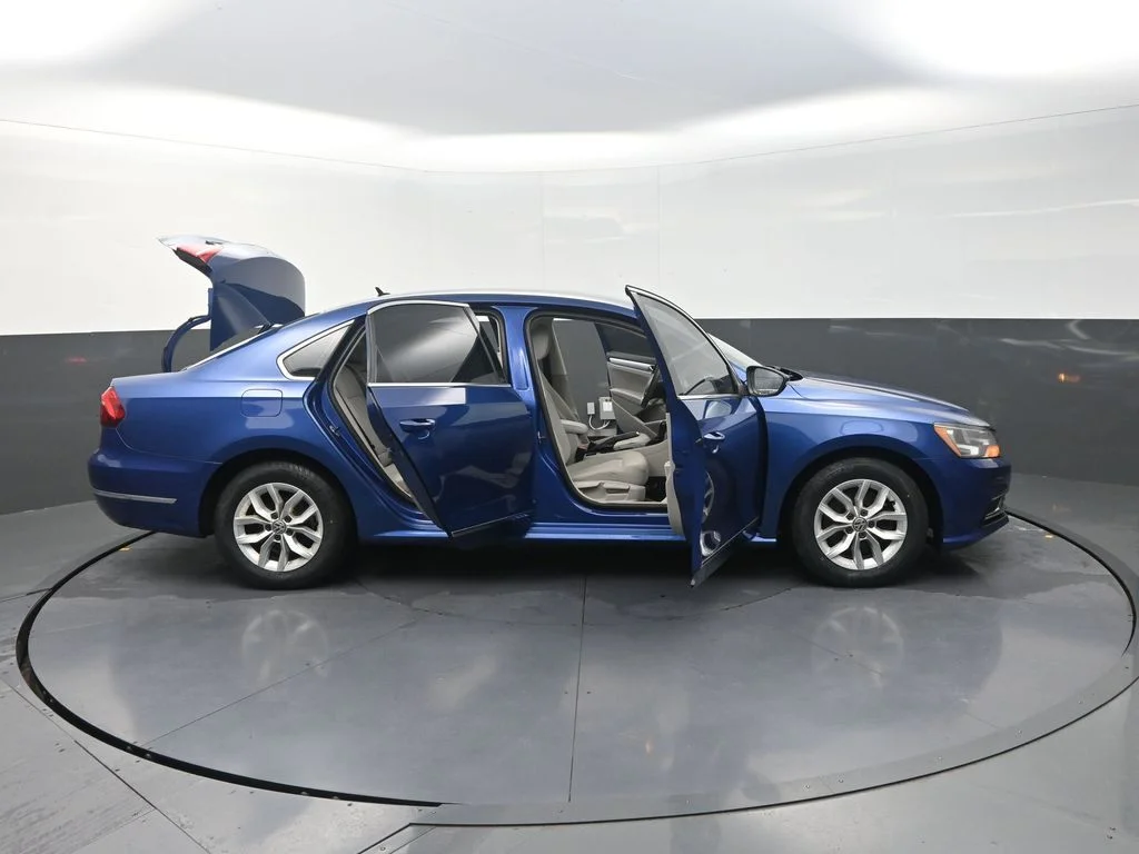Used 2017 Blue Volkswagen 1.8T S image 38