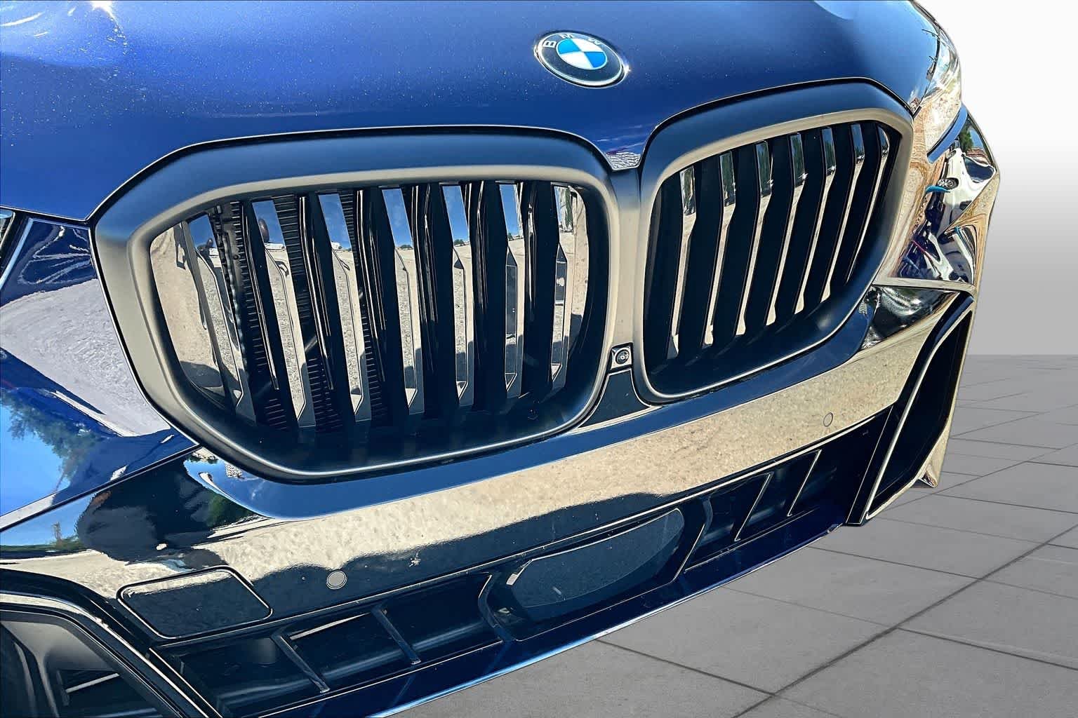 Used 2026 Tanzanite Blue II Metallic BMW sDrive40i image 28