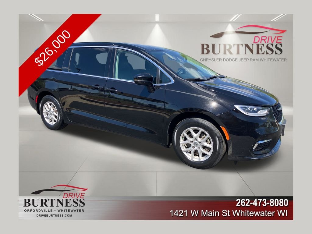 2024 Chrysler Pacifica Touring L's photo
