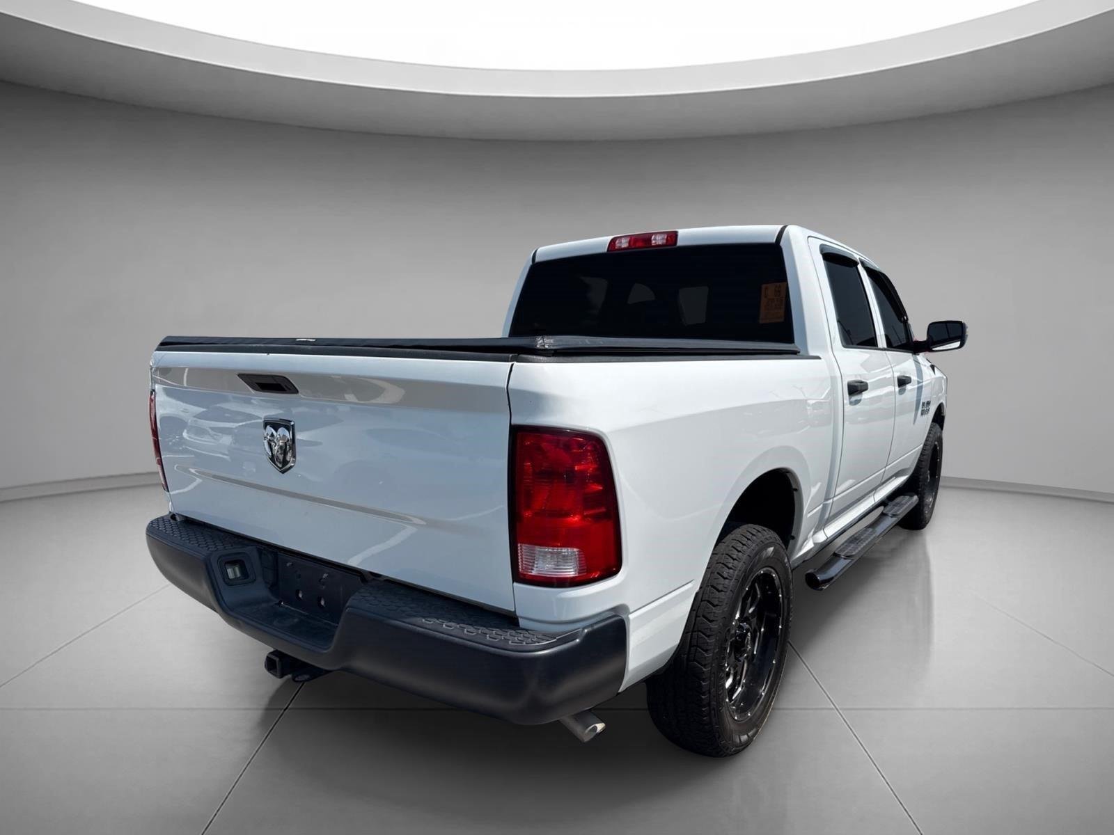 Used 2016 Bright White Clearcoat Ram Tradesman image 15