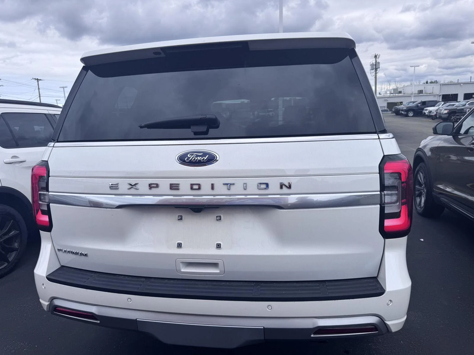 Used 2024 Star White Metallic Tri-Coat Ford Platinum image 5