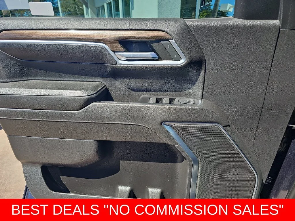 Used 2022 Gray Chevrolet RST image 27