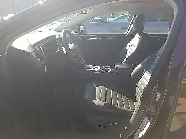 Used 2013 Red Ford SE image 24