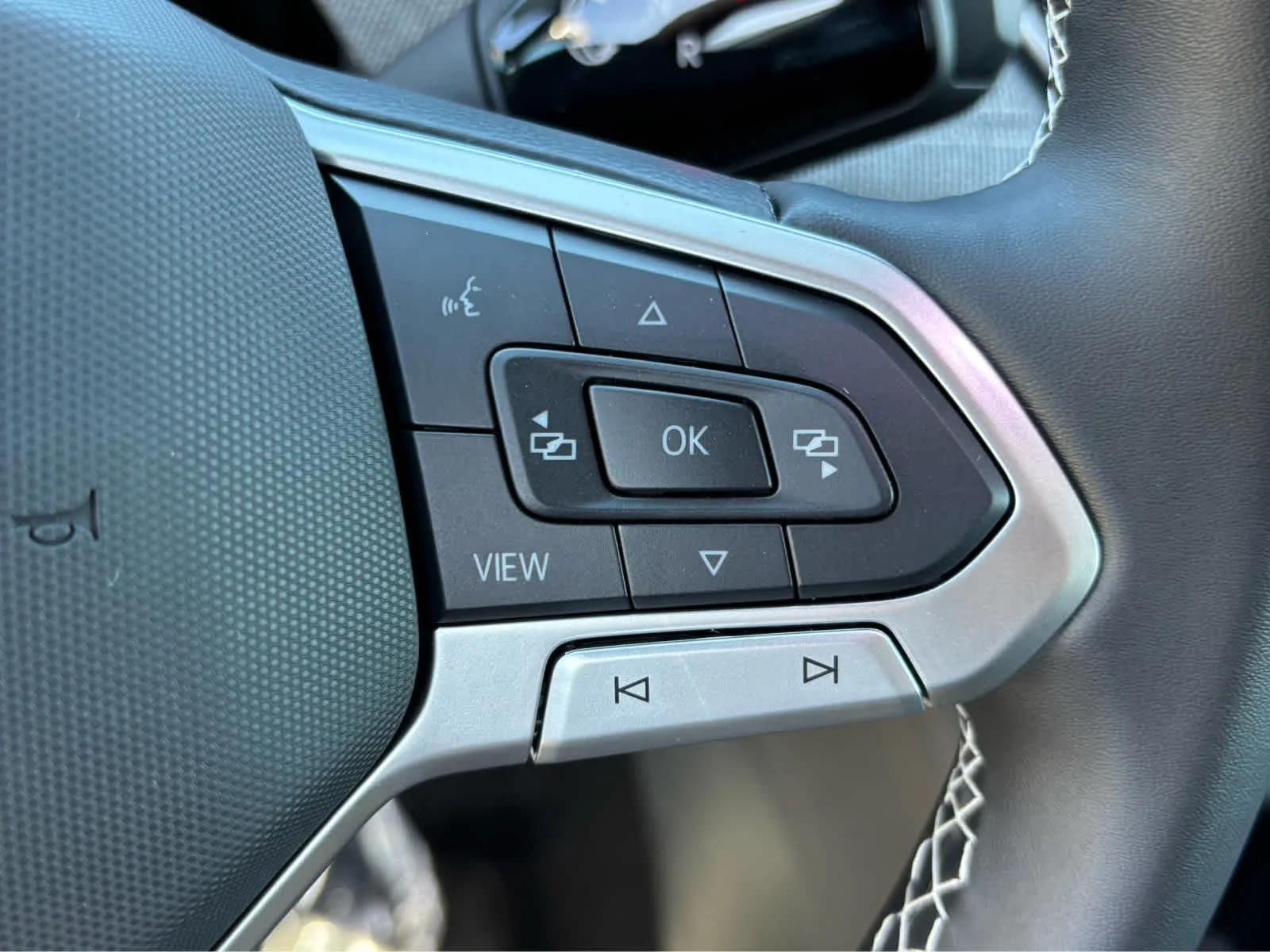 New 2026 PLATINUM GRAY Volkswagen S image 9
