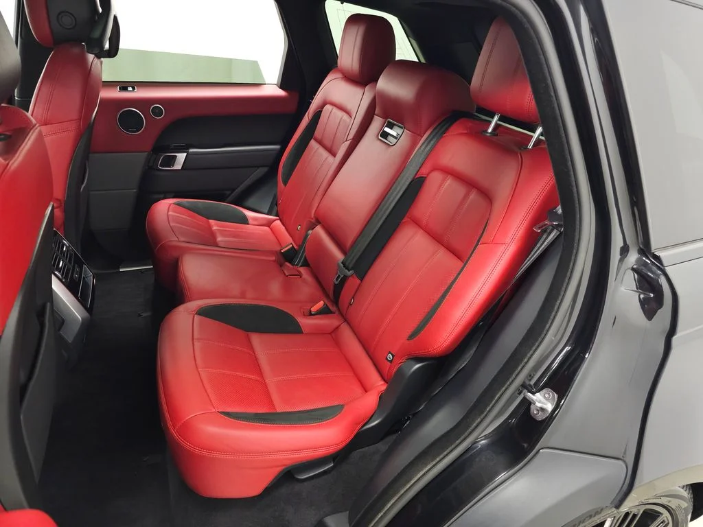 Used 2022 Black Land Rover HSE Dynamic image 33