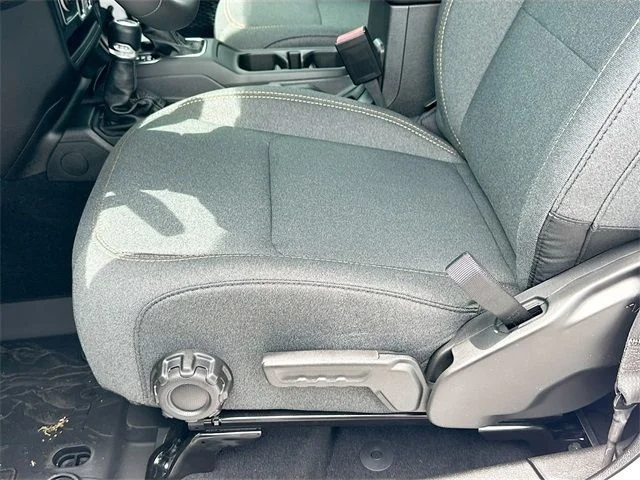 2025 Jeep Wrangler 4-Door Sahara - Photo 13
