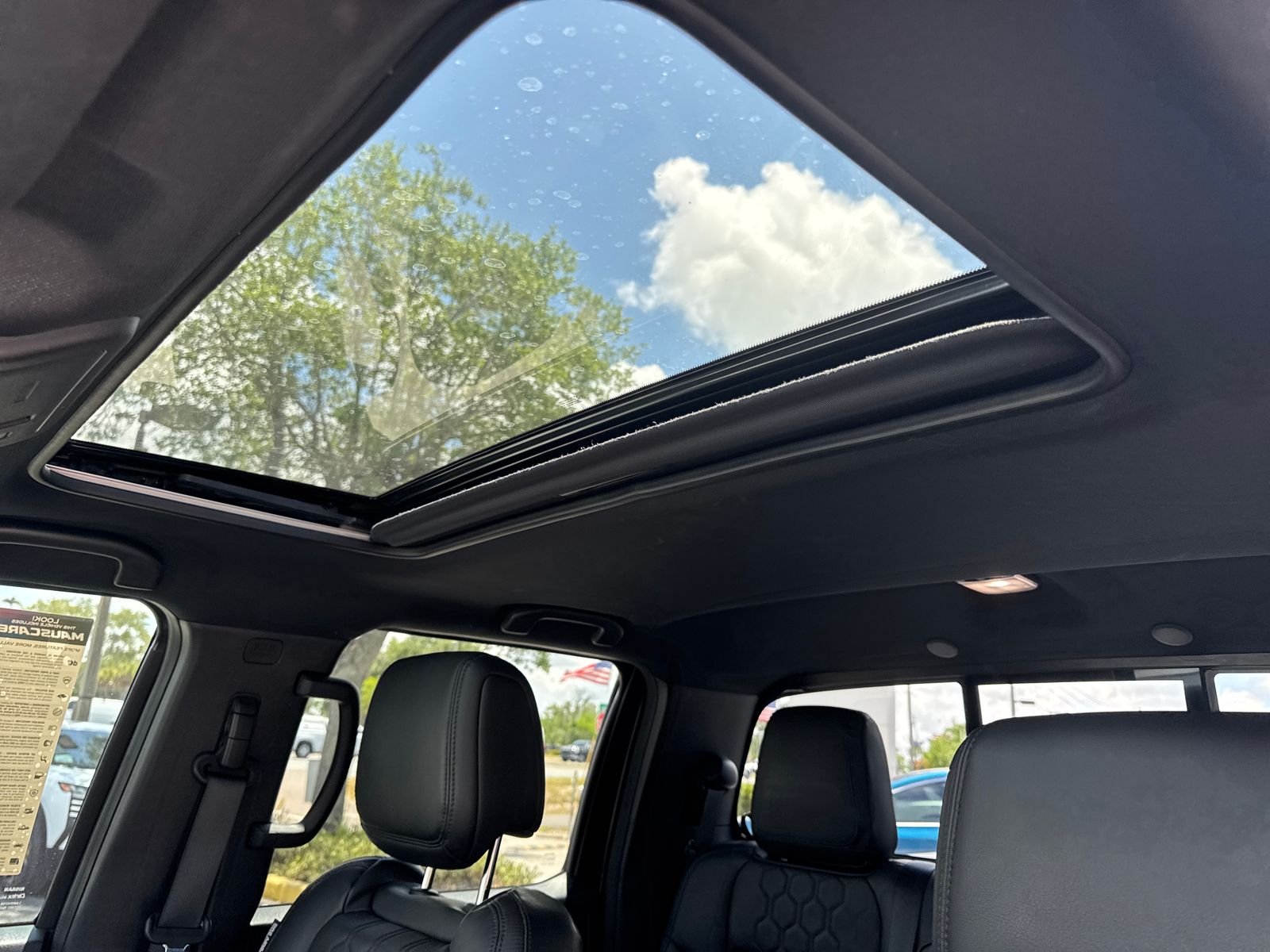 Used 2022 Glacier White Nissan PRO-X image 27