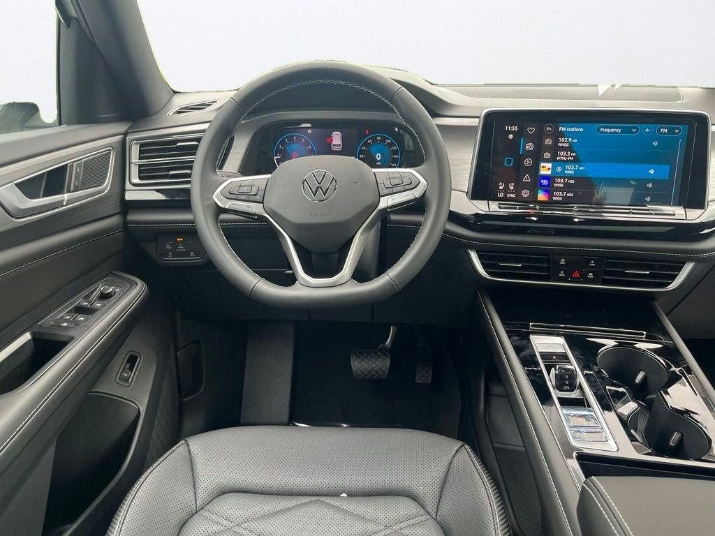 New 2026 White/off-white Volkswagen SE w/Technology image 18