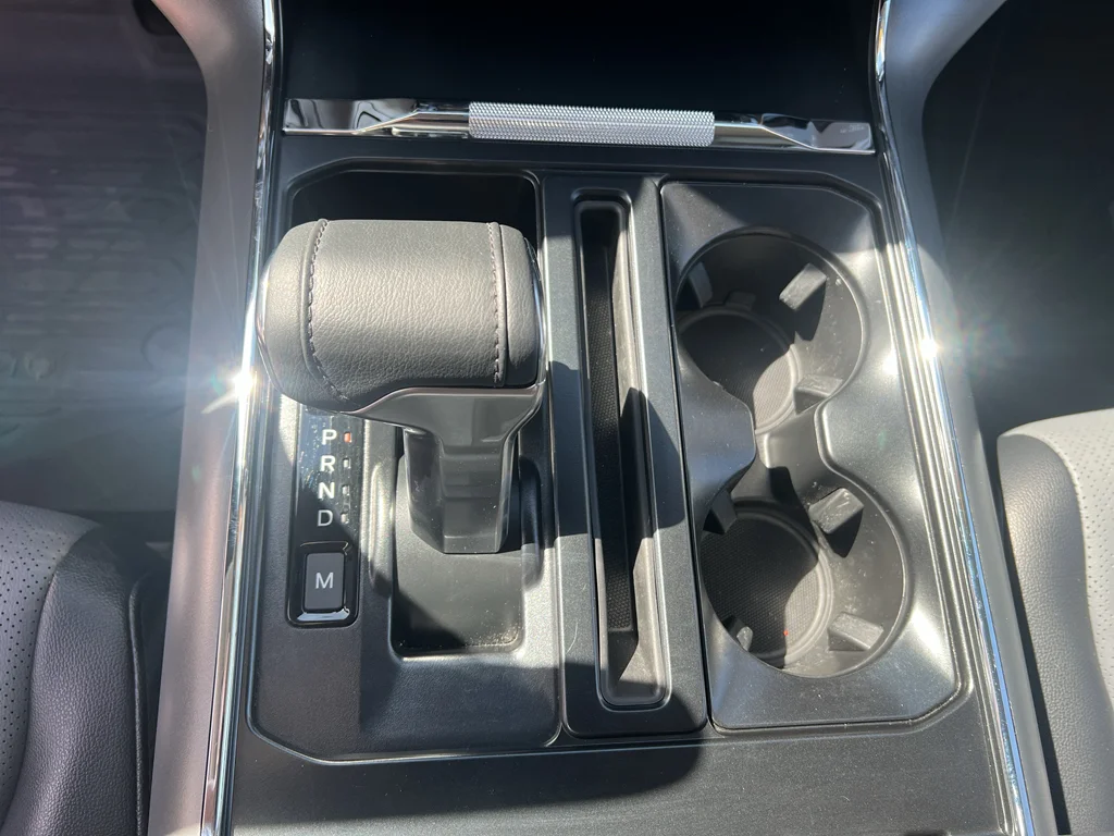 Used 2025 Carbonized Gray Metallic Ford LARIAT image 20