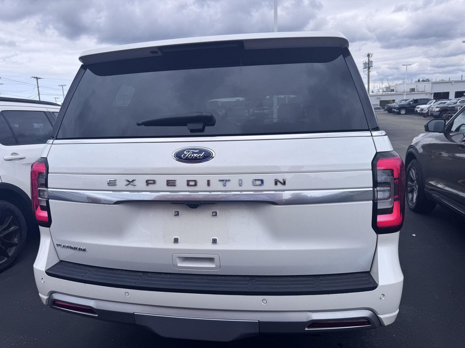 Used 2024 Star White Metallic Tri-Coat Ford Platinum image 5