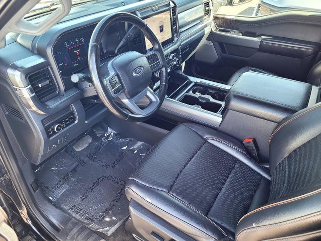 Used 2025  Ford Lariat image 10