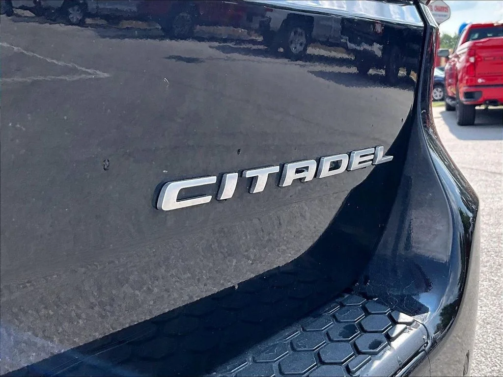 Used 2021 Black Dodge Citadel image 9