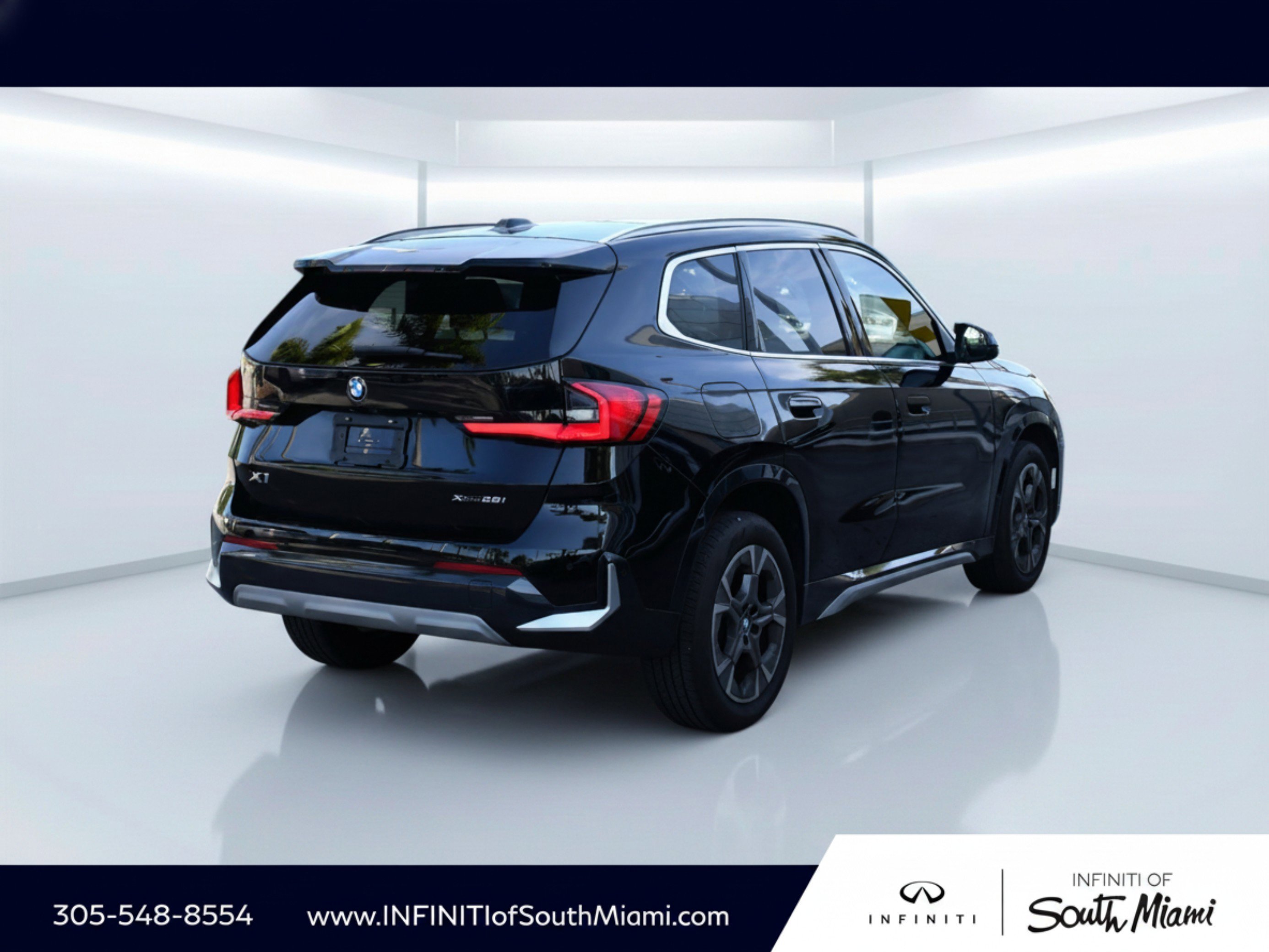 Used 2025 Black Sapphire Metallic BMW xDrive28i image 4
