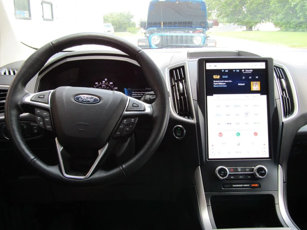 Used 2024 Black Ford SEL image 5