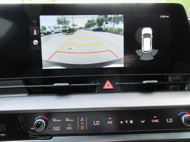 Used 2025 White Kia SX image 30