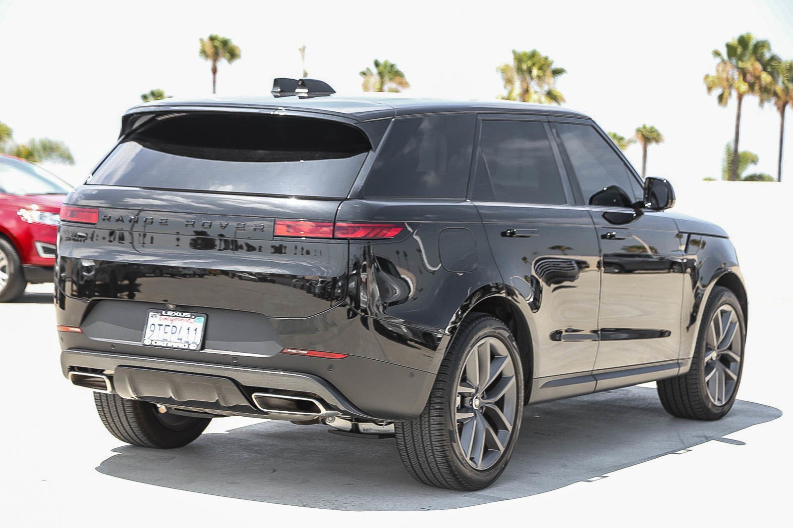 Used 2025 Santorini Black Metallic Land Rover SE image 6