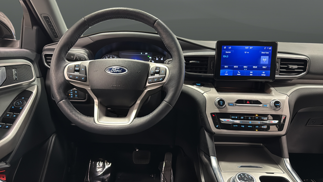 Used 2024 Carbonized Gray Metallic Ford XLT image 11