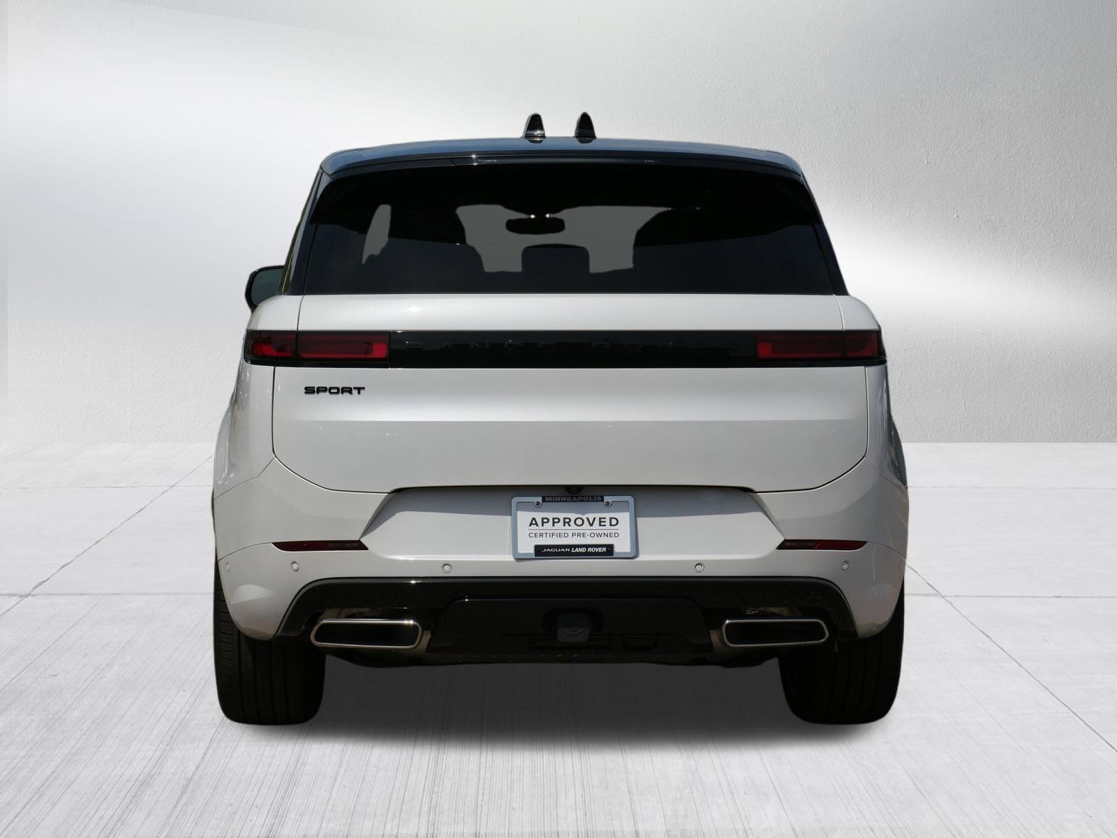 Used 2026 Ostuni Pearl White Premium Metallic Land Rover Autobiography image 4